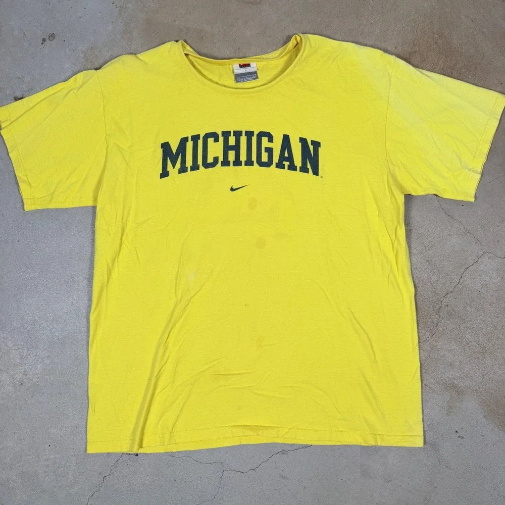 NIKE Michigan Wolverines‎ NCAA Yellow T Shirt Men's Size L Short Sleeve Tee